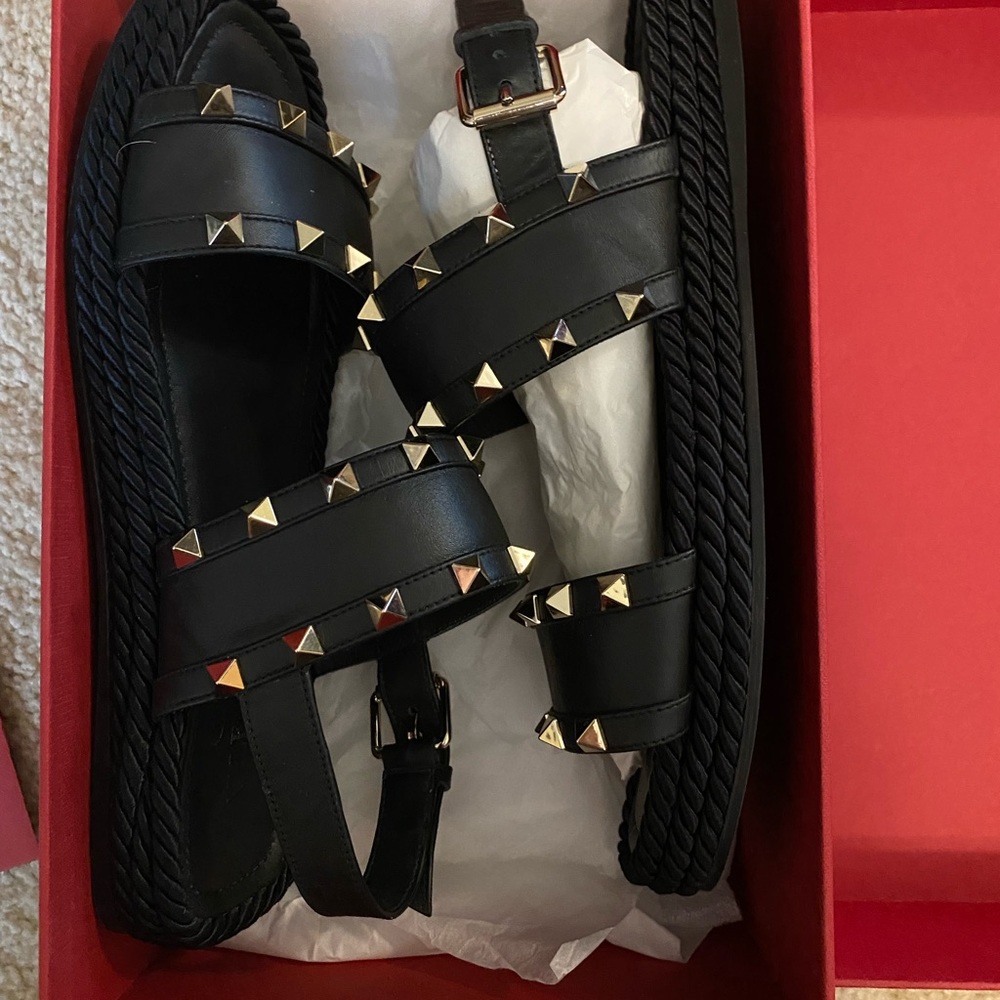 Valentino Giovanni Rockstud Torchon Bae Sandals